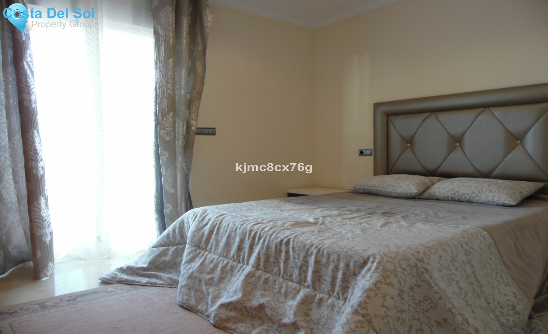 Detached Villa in Riviera del Sol-1215112