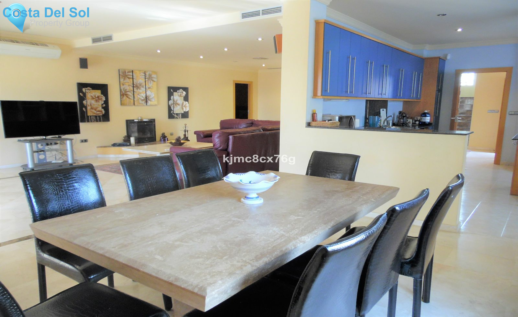 Detached Villa in Riviera del Sol-1215098