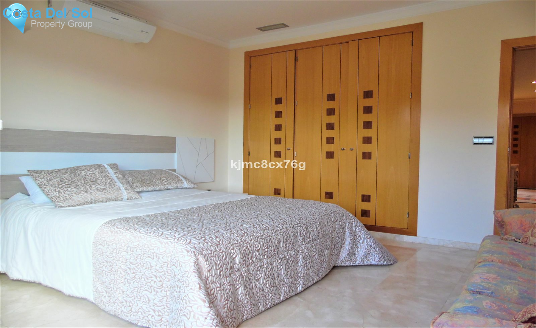 Detached Villa in Riviera del Sol-1215101