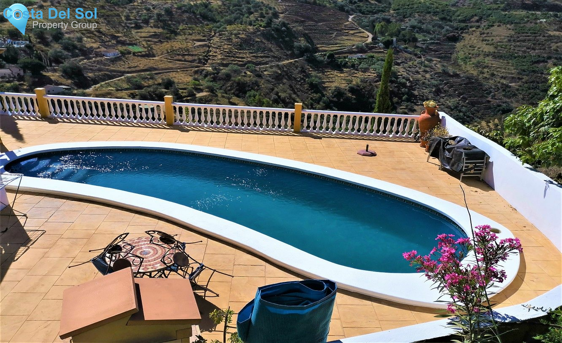 Detached Villa in Sayalonga-1145622