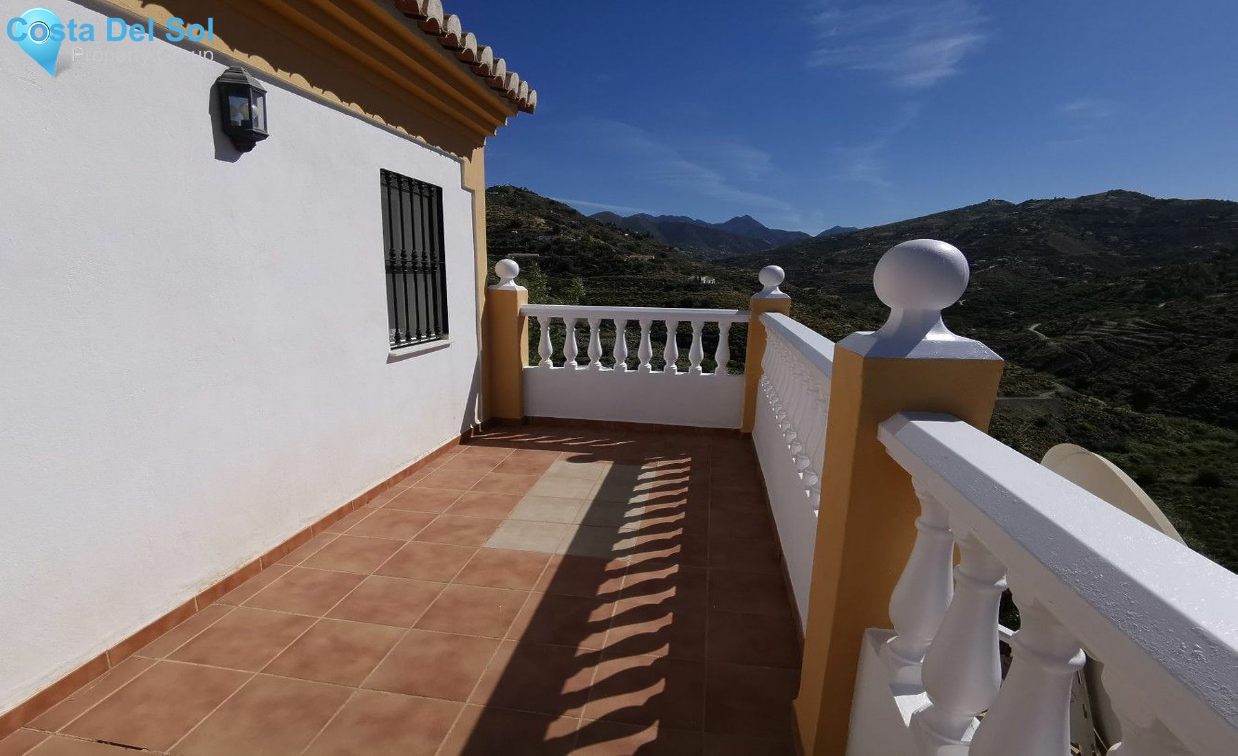 Detached Villa in Sayalonga-1145625