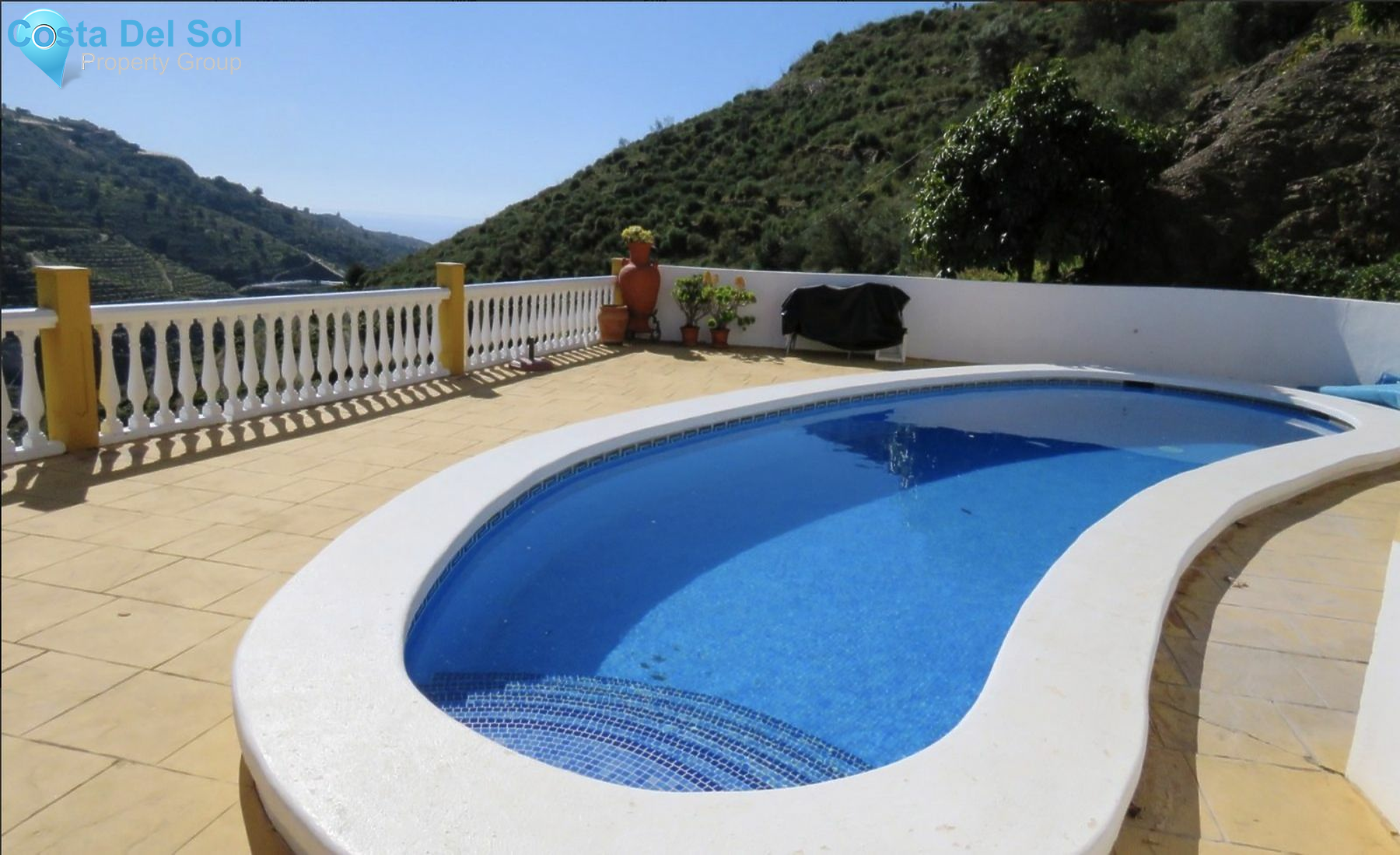 Detached Villa in Sayalonga-1145617