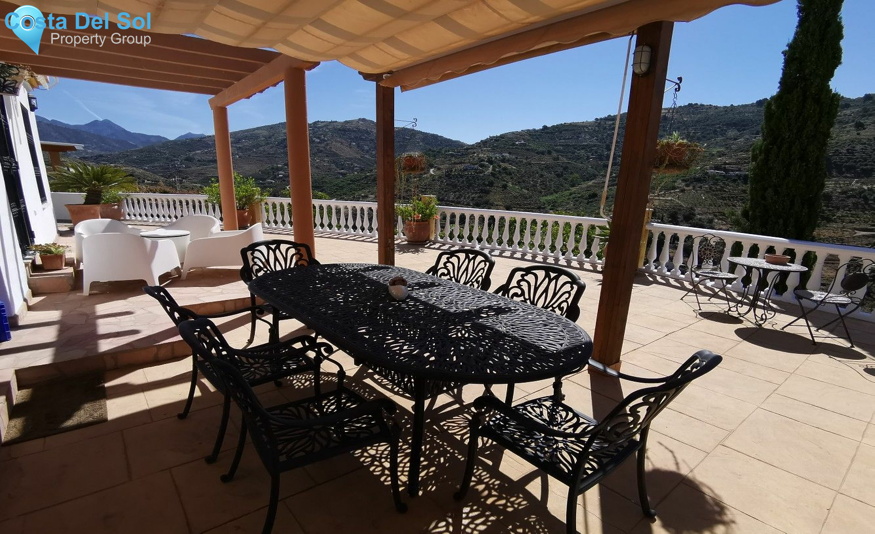 Detached Villa in Sayalonga-1145618