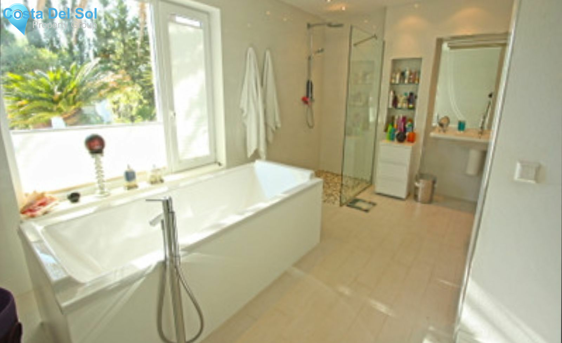 Detached Villa in Valtocado-1464500