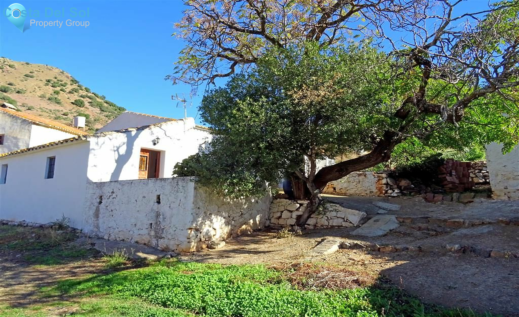 Finca - Cortijo in Almogía