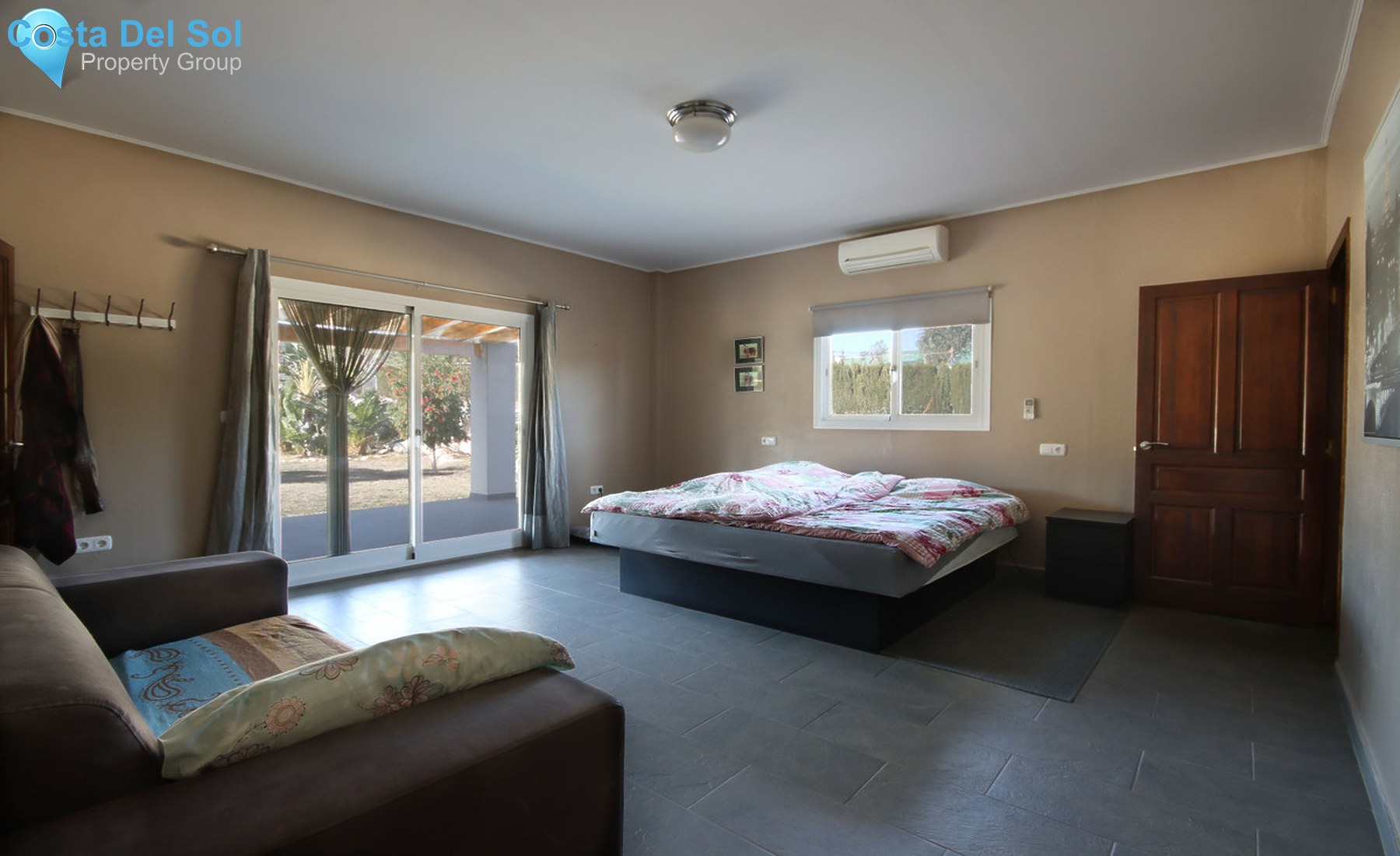 Detached Villa in Monda-689240