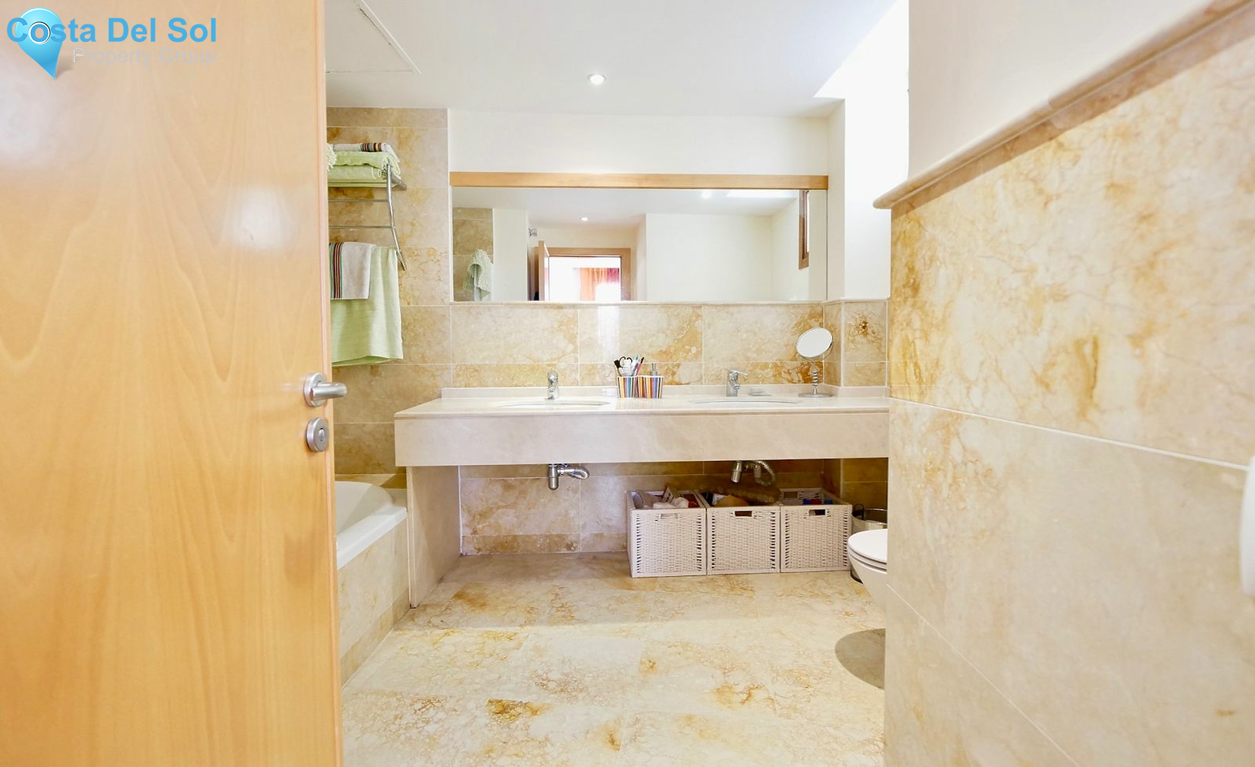 Ground Floor Apartment in Altos de los Monteros-1215083