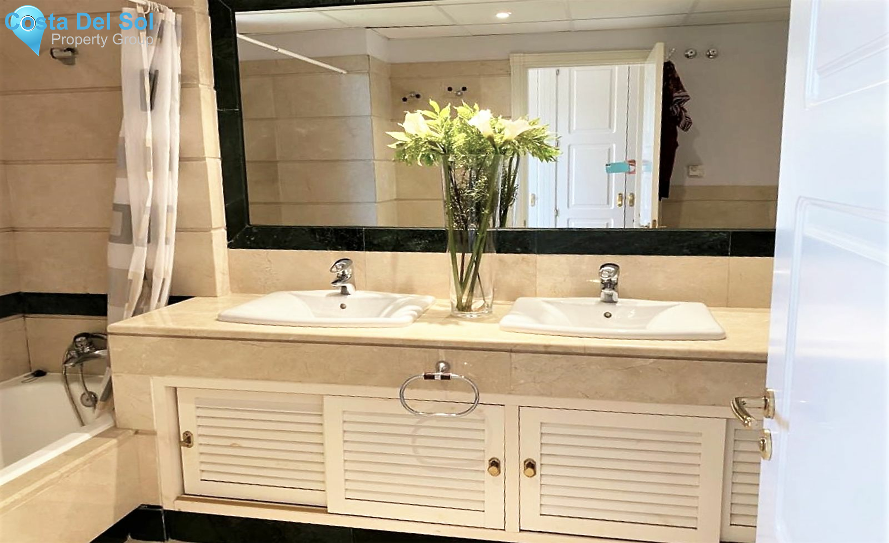 Ground Floor Apartment in Bahía de Marbella-1534667