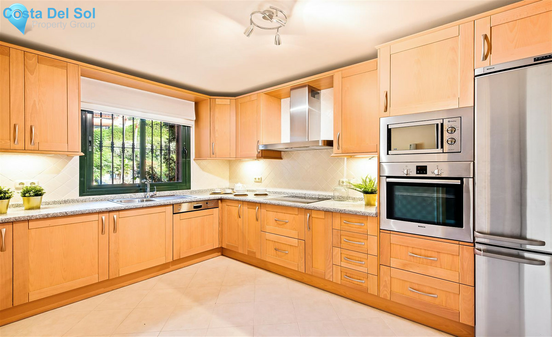 Ground Floor Apartment in Benahavís-1250804
