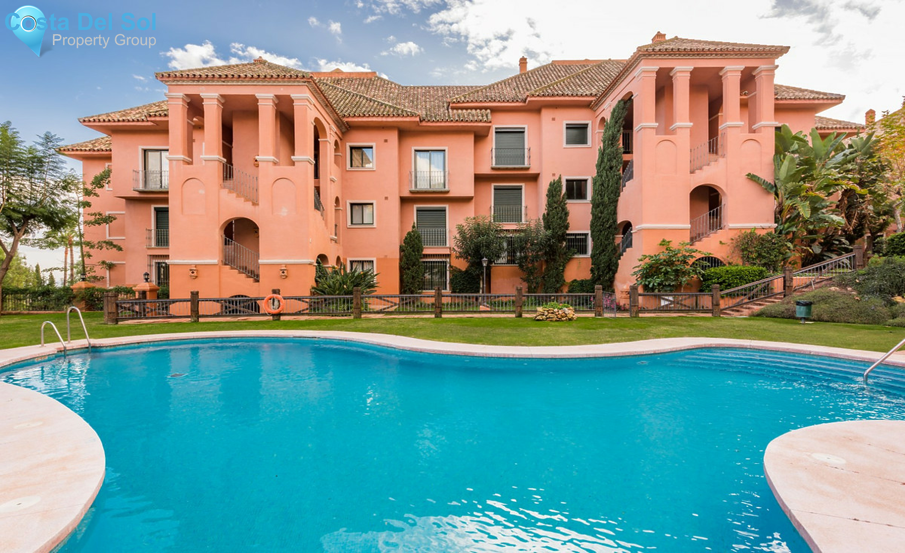 Ground Floor Apartment in Benahavís-1250808