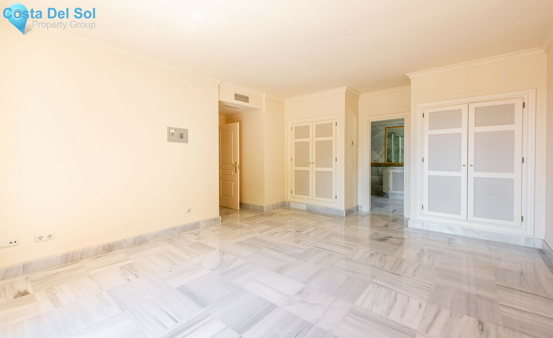 Ground Floor Apartment in Benahavís-1250797
