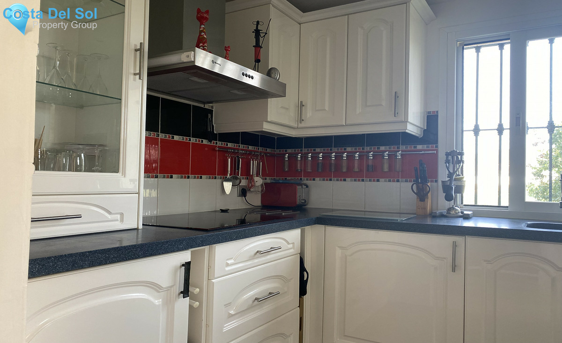 Ground Floor Apartment in Benahavís-1451925