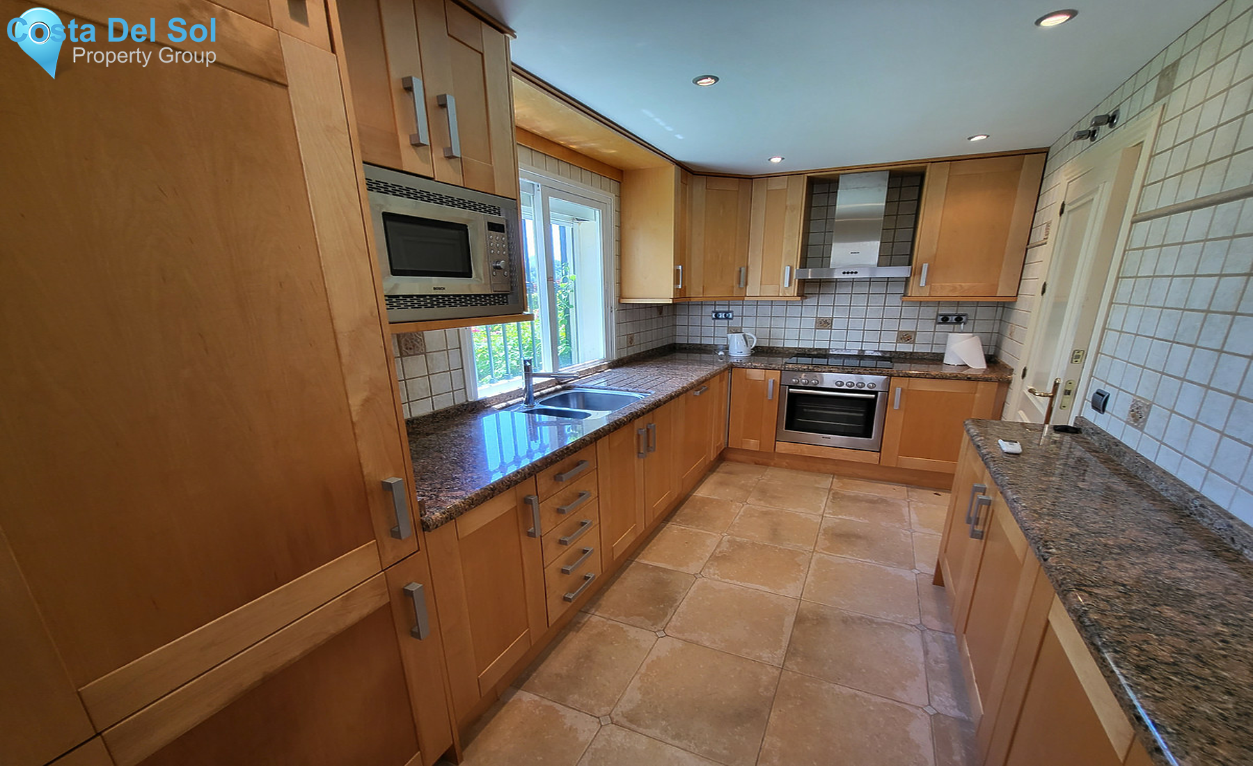 Ground Floor Apartment in Benahavís-1451953