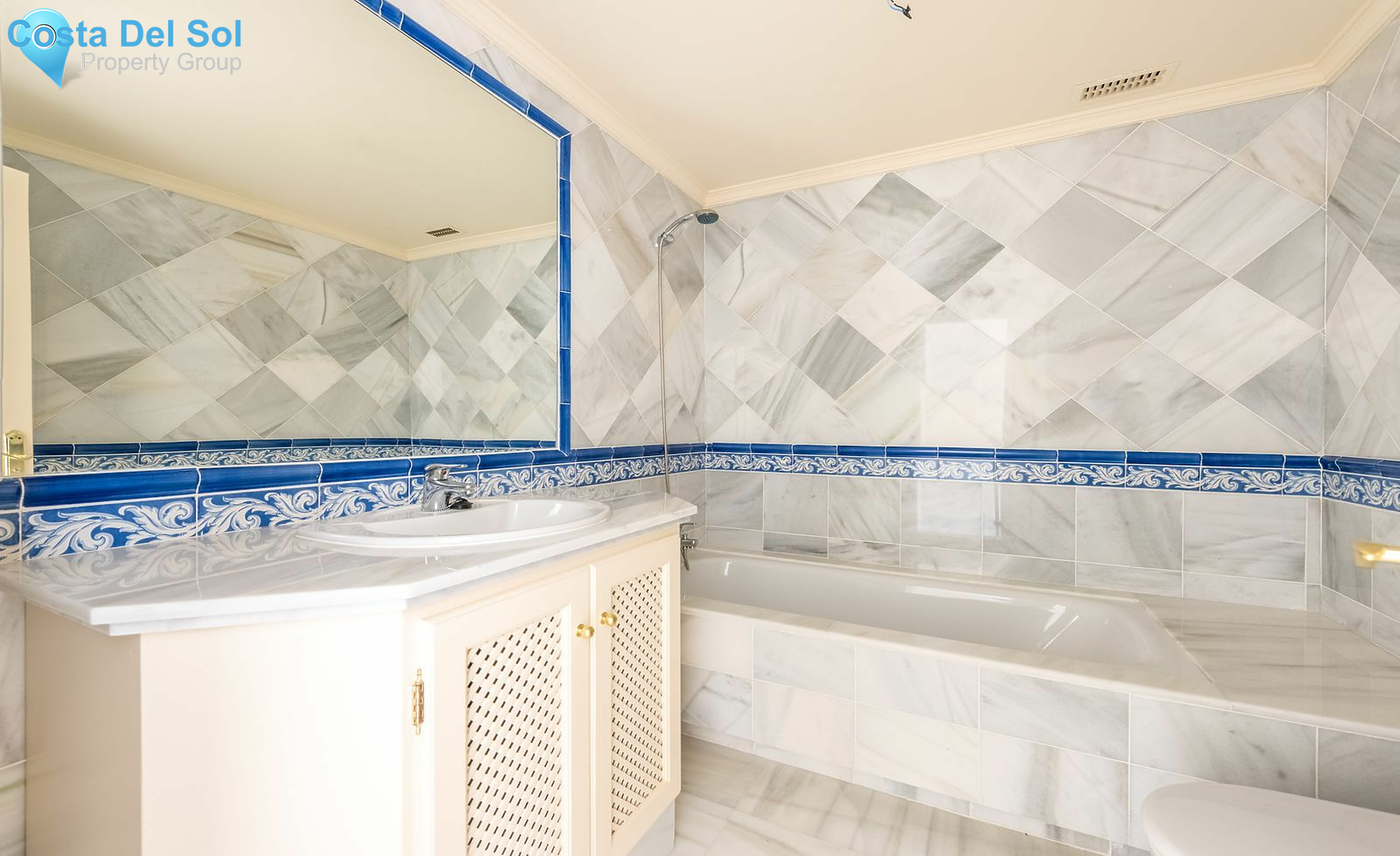 Ground Floor Apartment in Benahavís-1147625