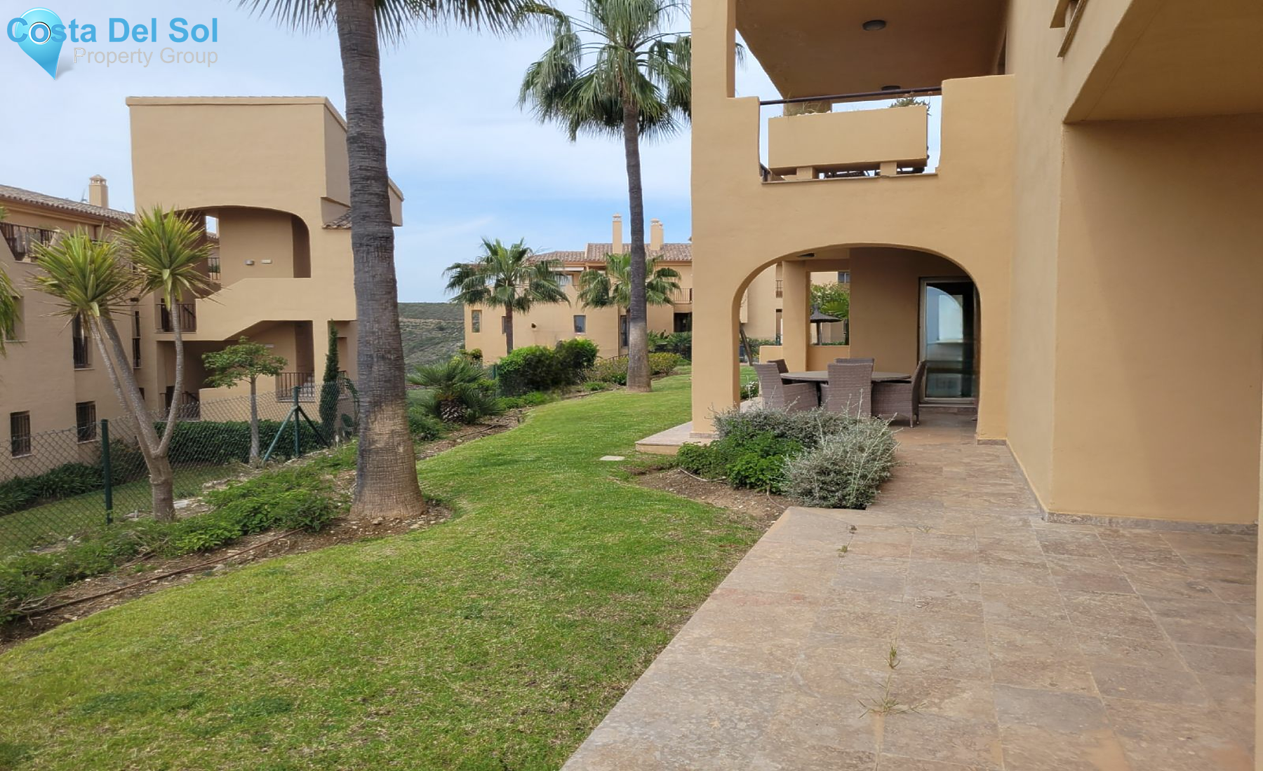 Ground Floor Apartment in Benahavís-1206727