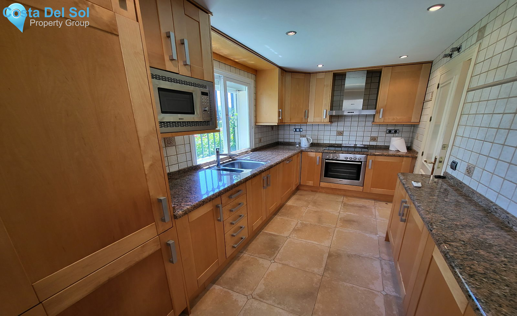 Ground Floor Apartment in Benahavís-1486114
