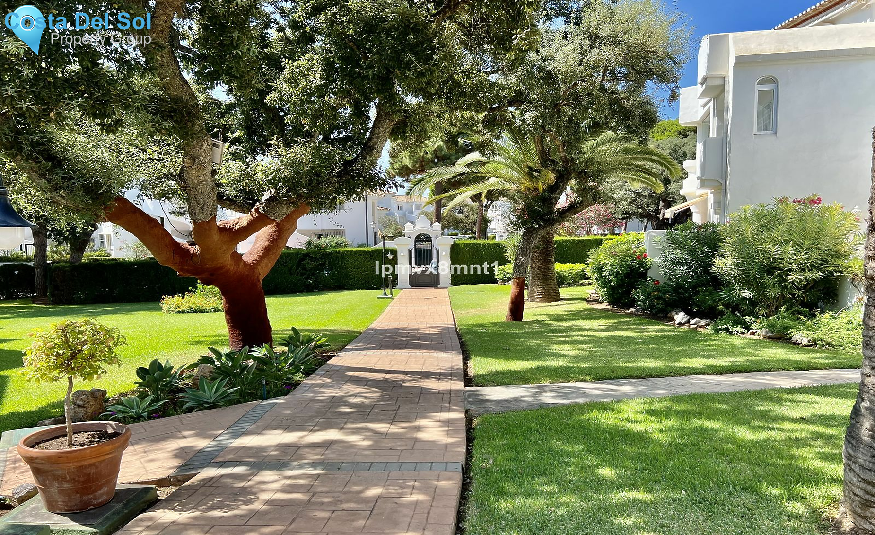 Ground Floor Apartment in Elviria-1417337