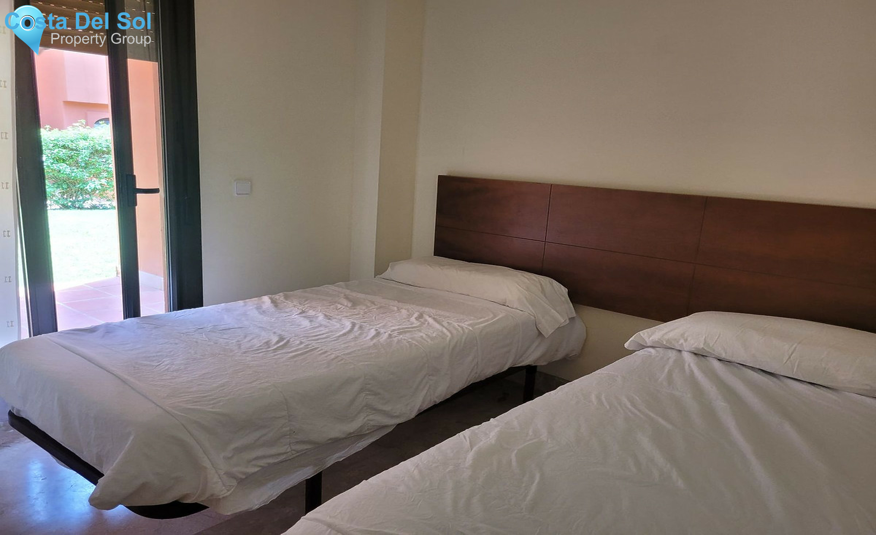 Ground Floor Apartment in Estepona-1244377