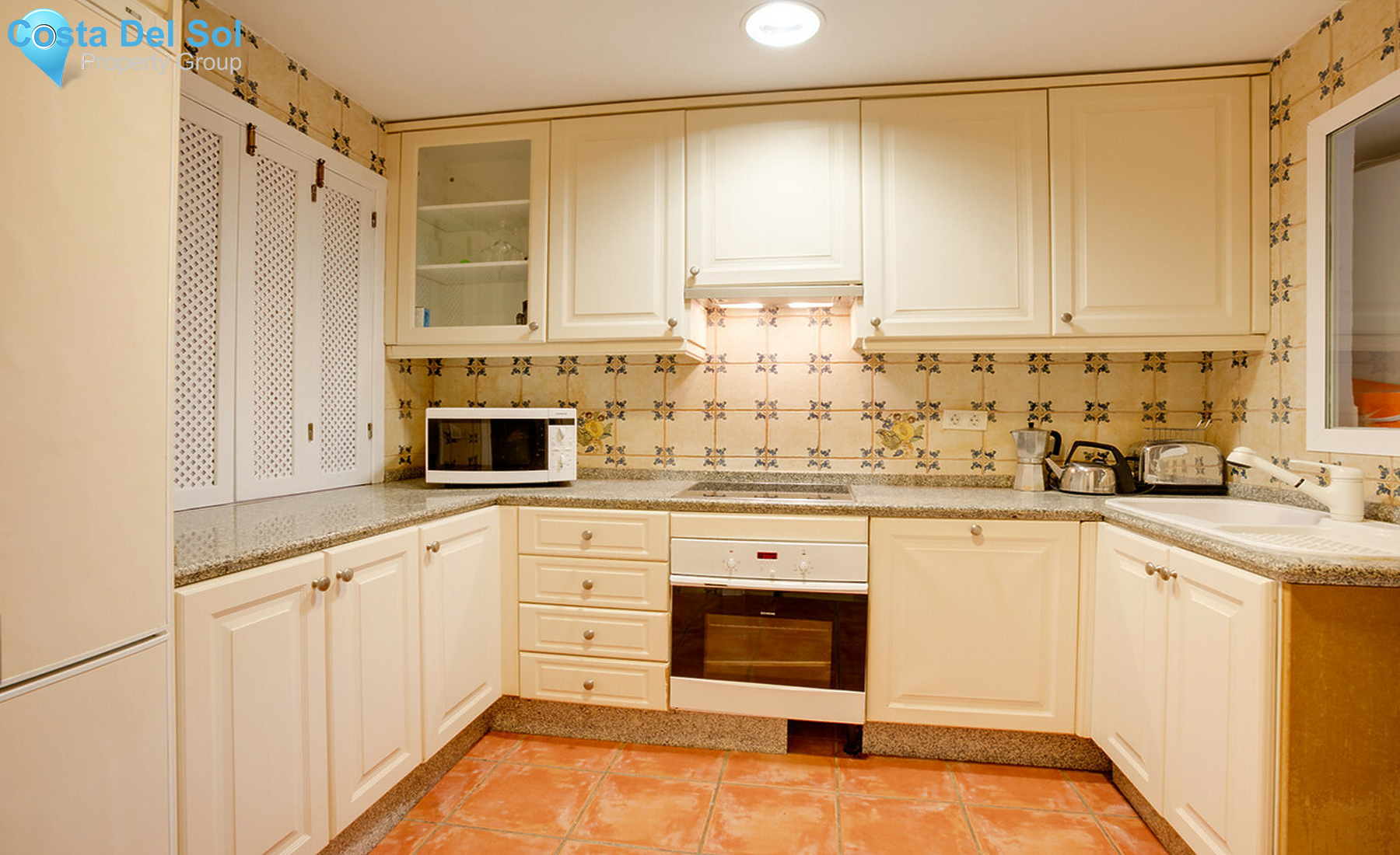 Ground Floor Apartment in Estepona-1247626