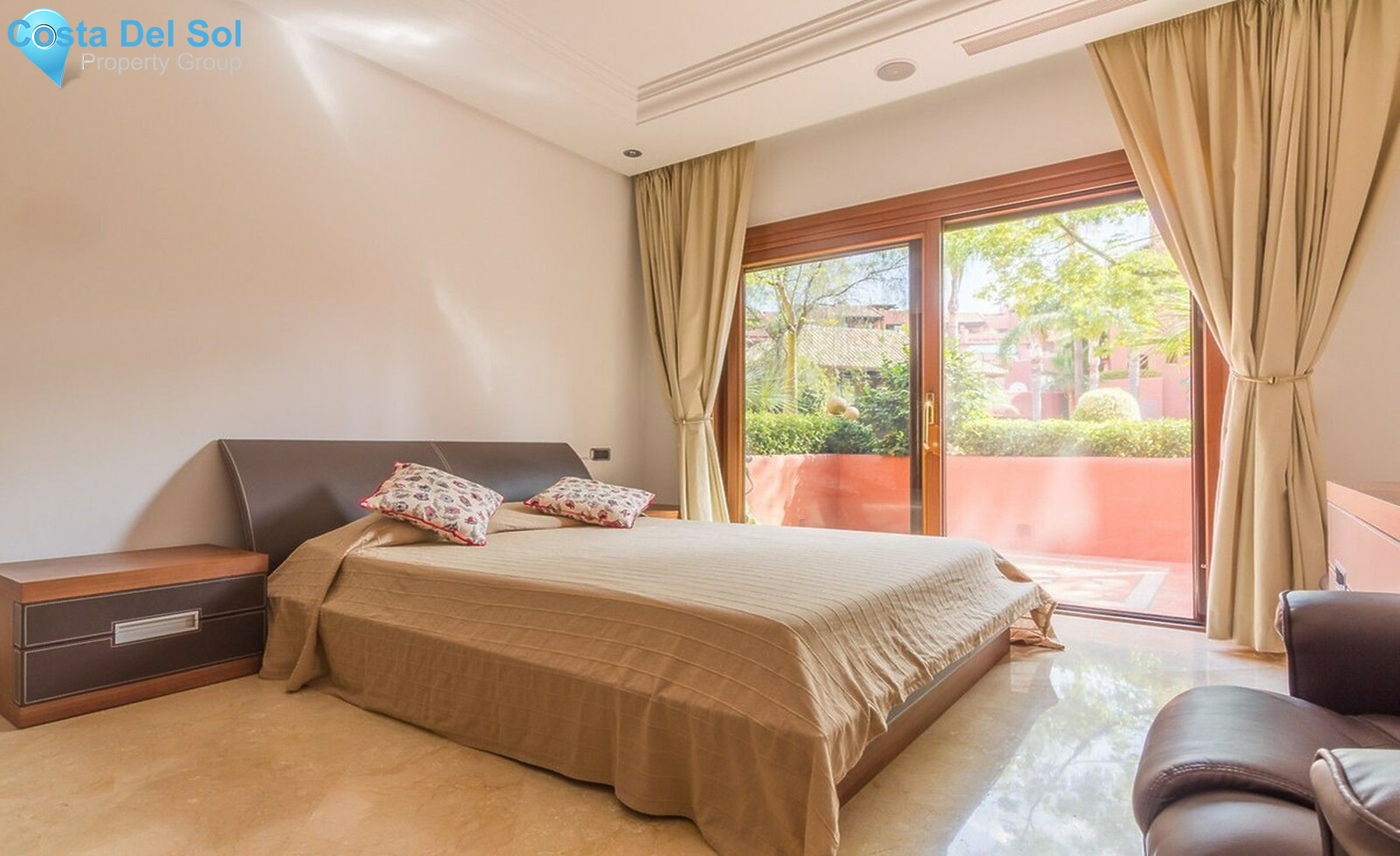 Ground Floor Apartment in Estepona-1266433