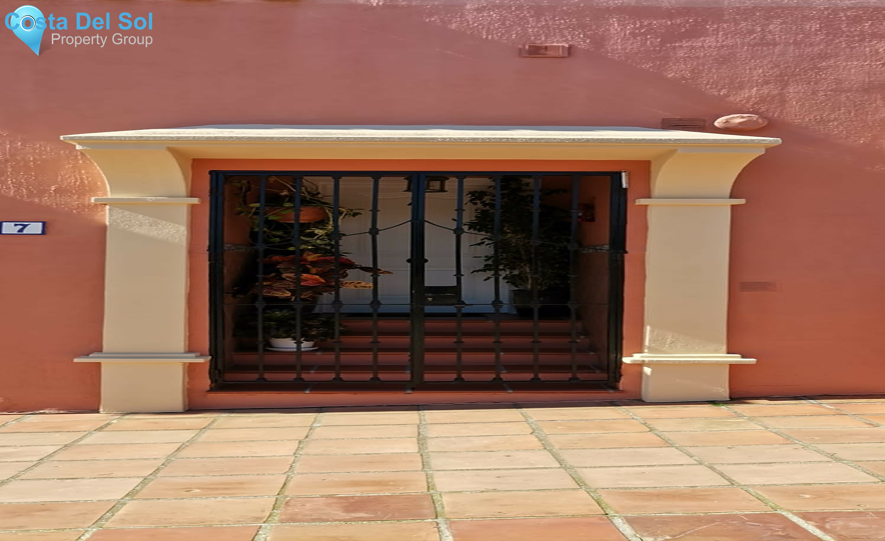 Ground Floor Apartment in Estepona-1351154