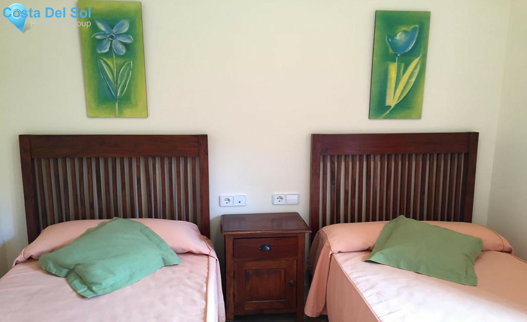 Ground Floor Apartment in Estepona-1353339