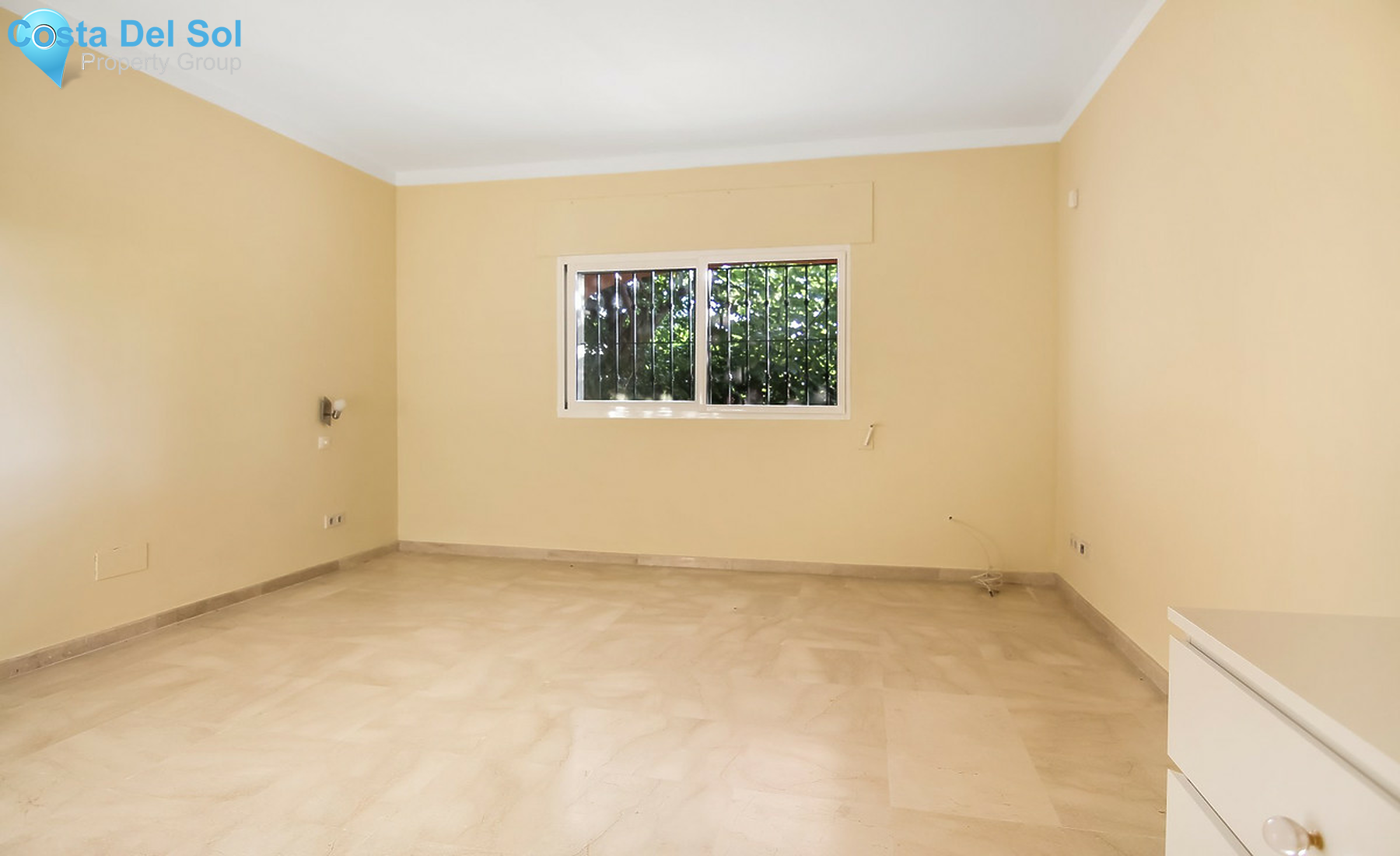 Ground Floor Apartment in Estepona-1381267