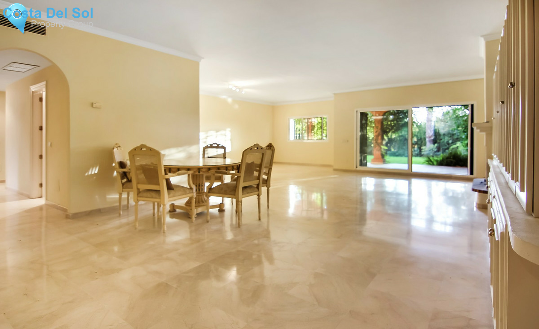 Ground Floor Apartment in Estepona-1381260