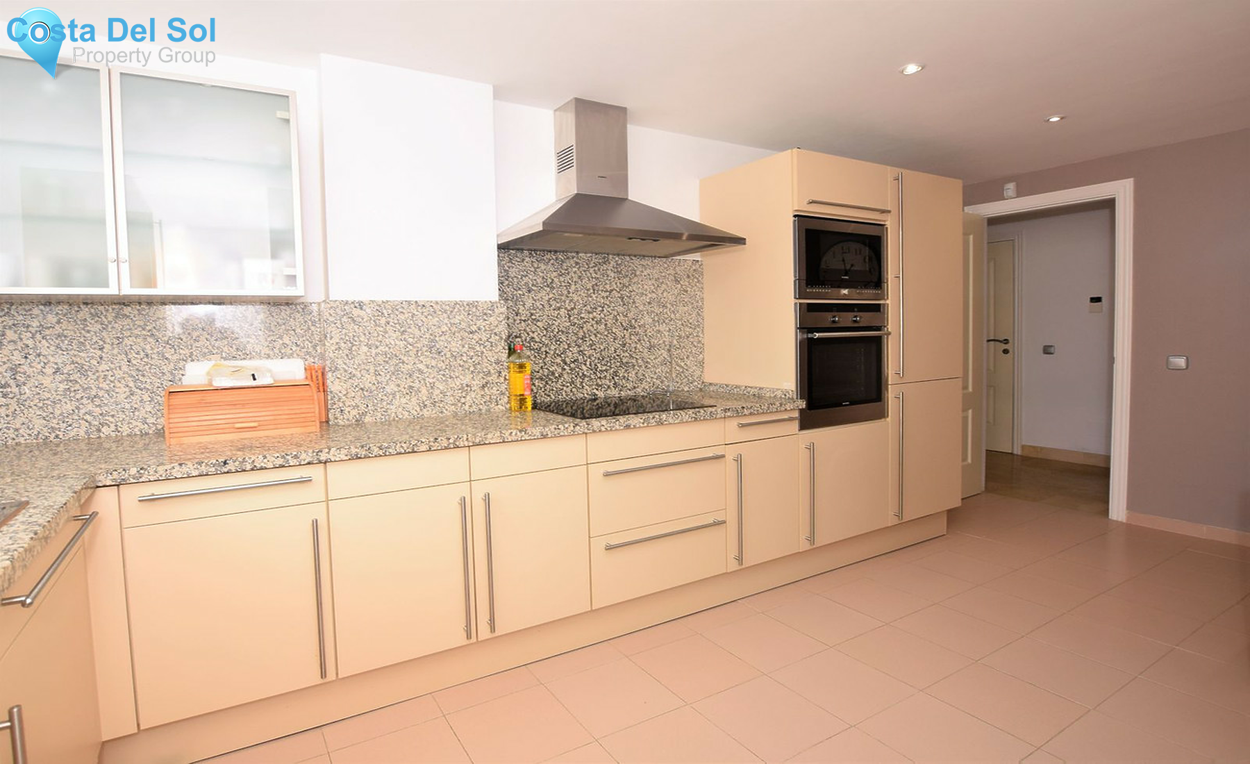Ground Floor Apartment in Estepona-1410247