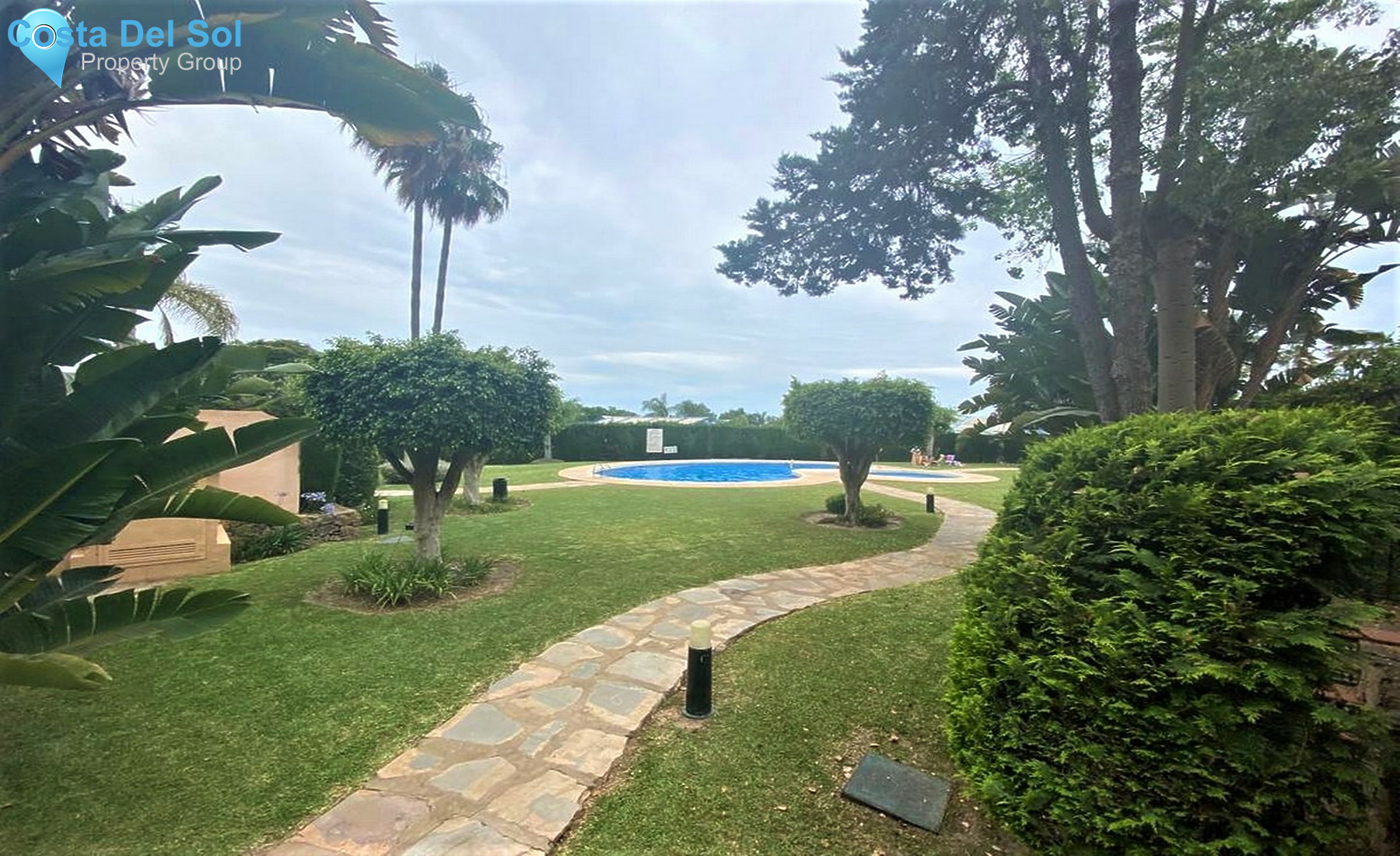 Ground Floor Apartment in Estepona-1440564