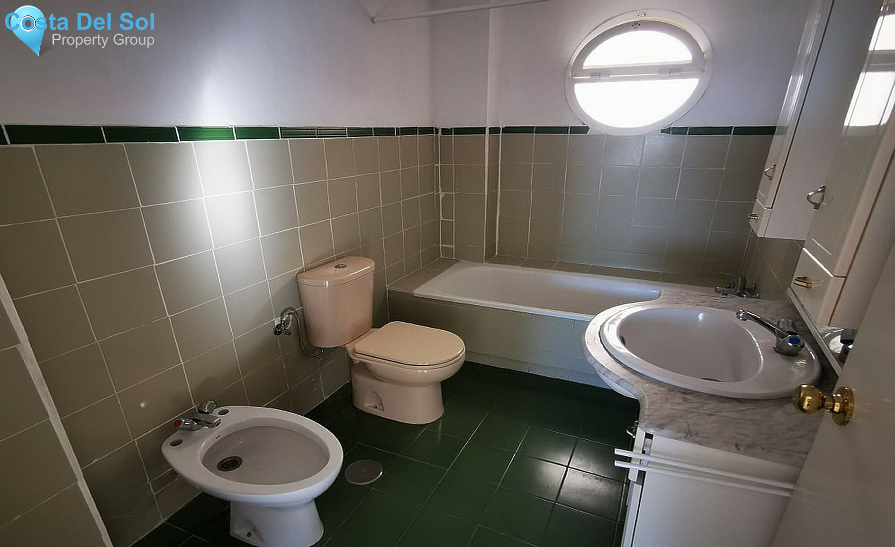 Ground Floor Apartment in Estepona-1529255