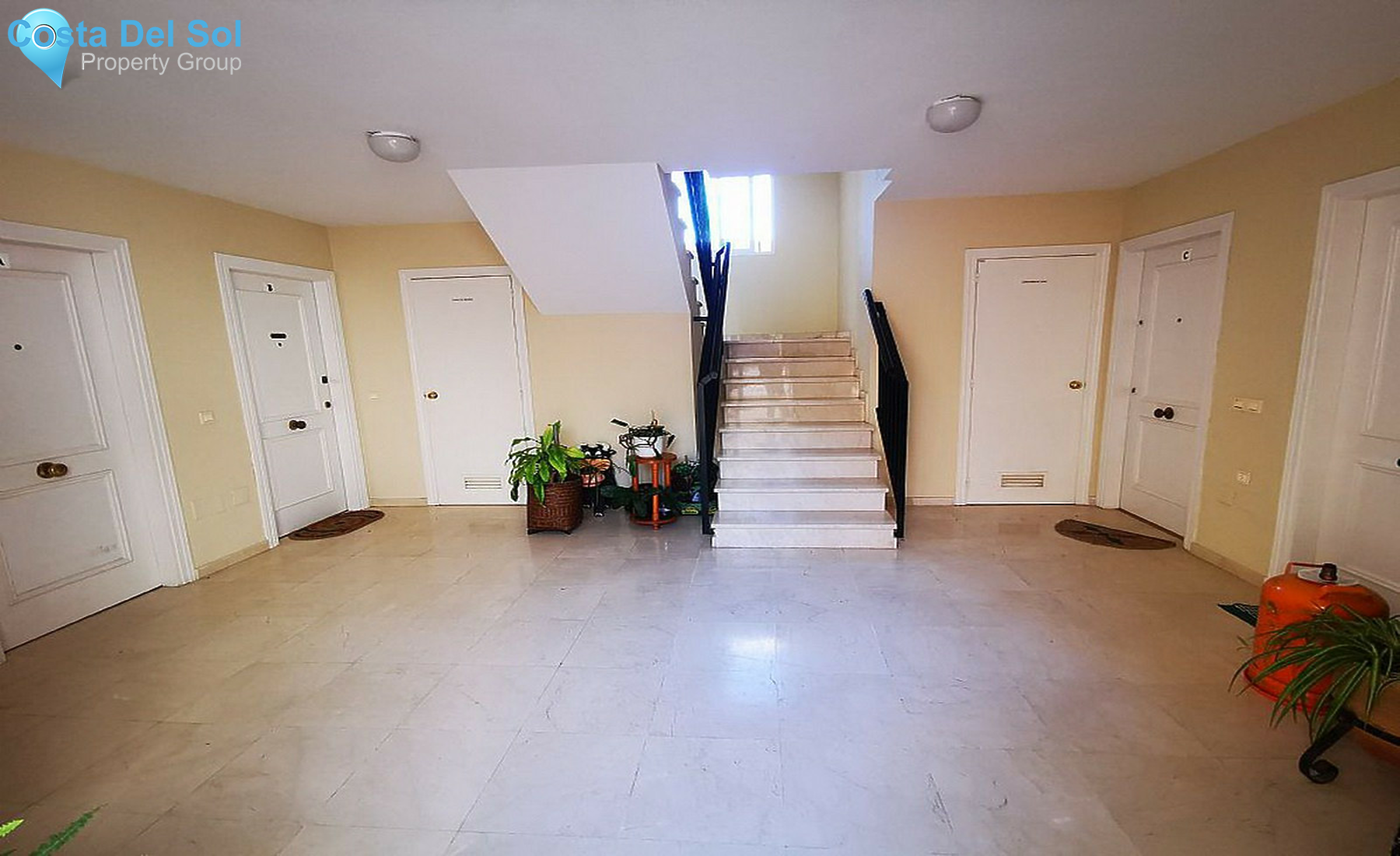 Ground Floor Apartment in Estepona-1529247