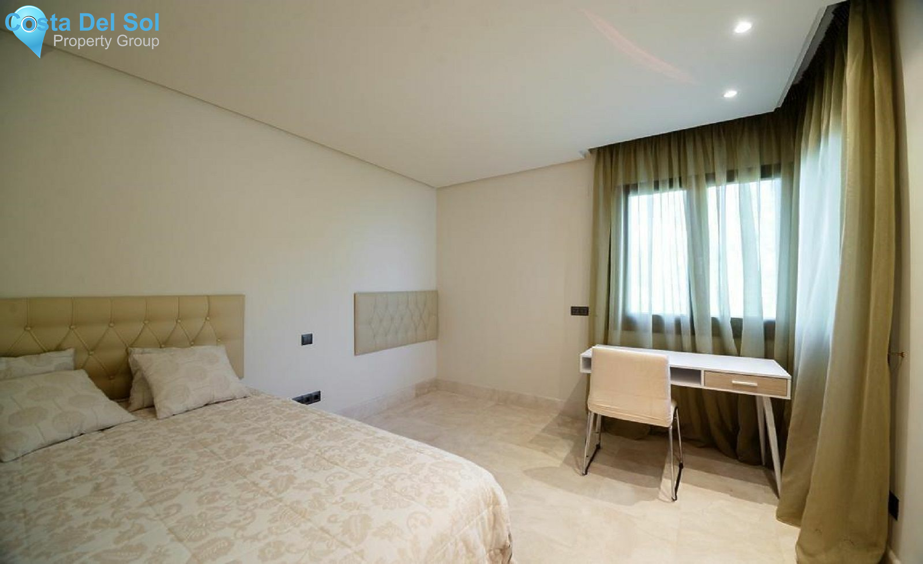 Ground Floor Apartment in Estepona-1129194