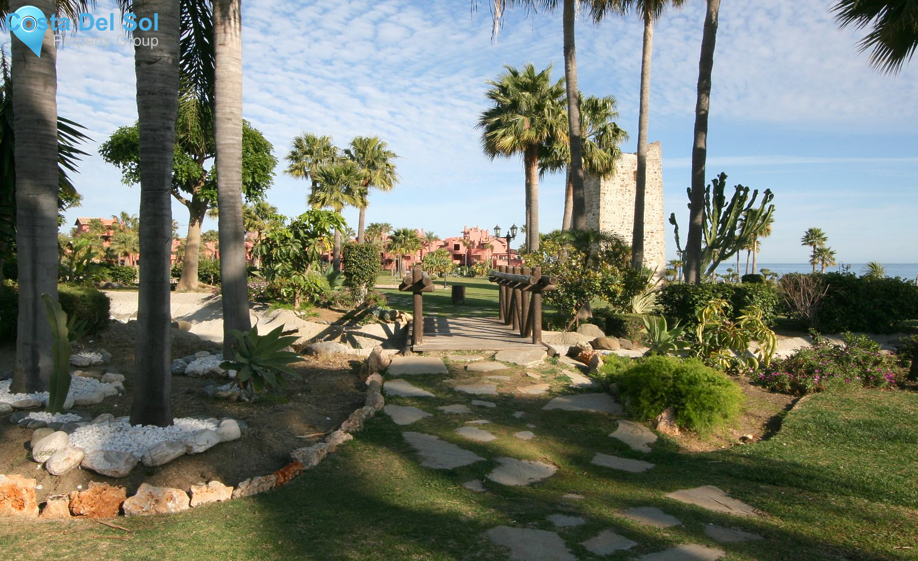 Ground Floor Apartment in Estepona-1135546
