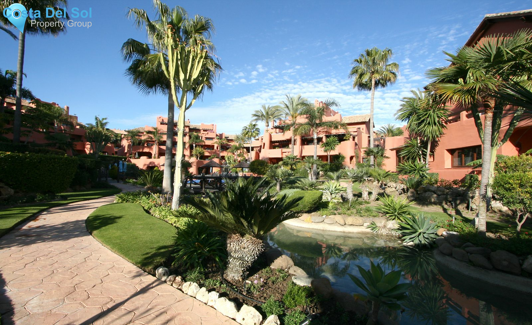 Ground Floor Apartment in Estepona-1135537