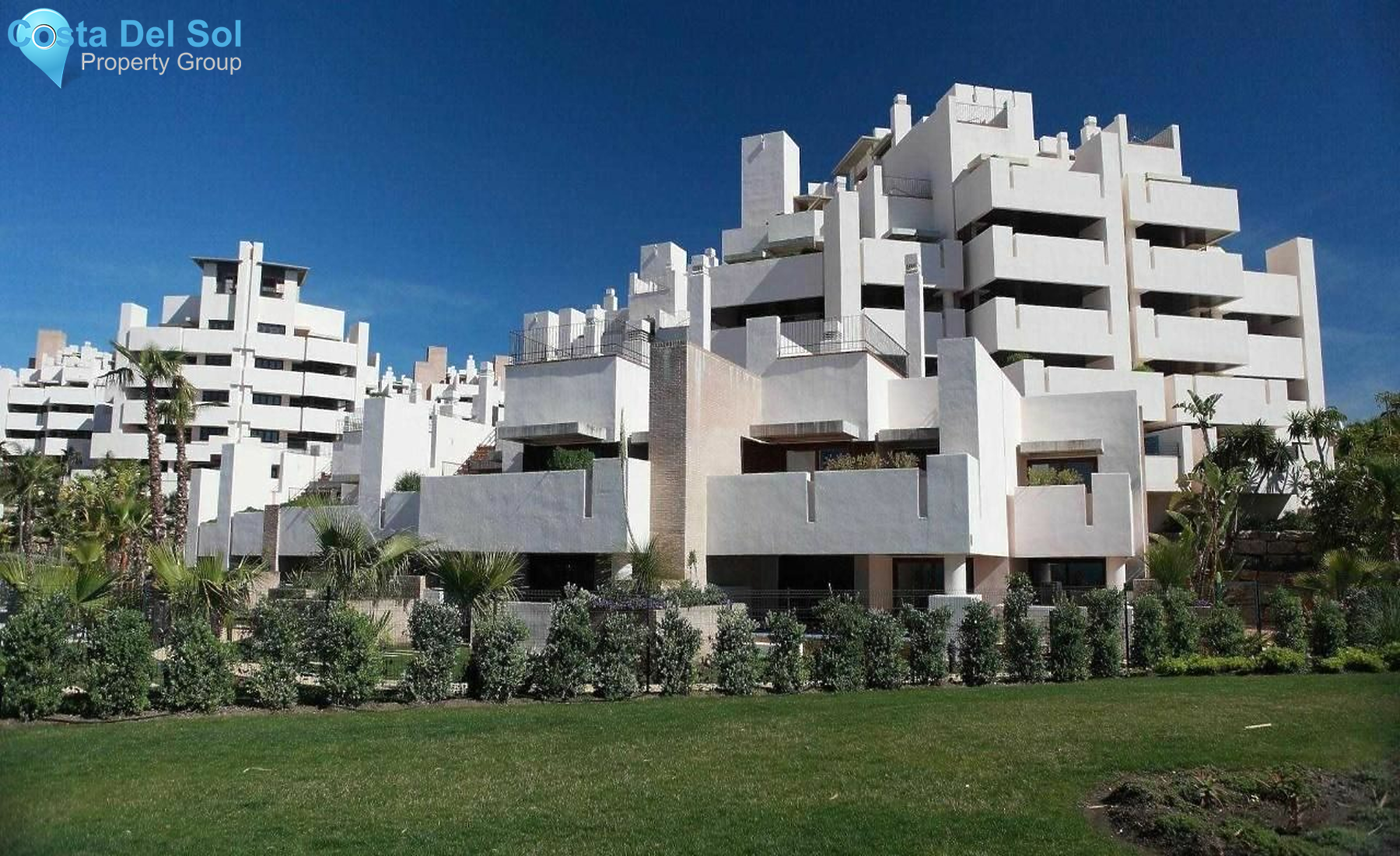 Ground Floor Apartment in Estepona-1145242
