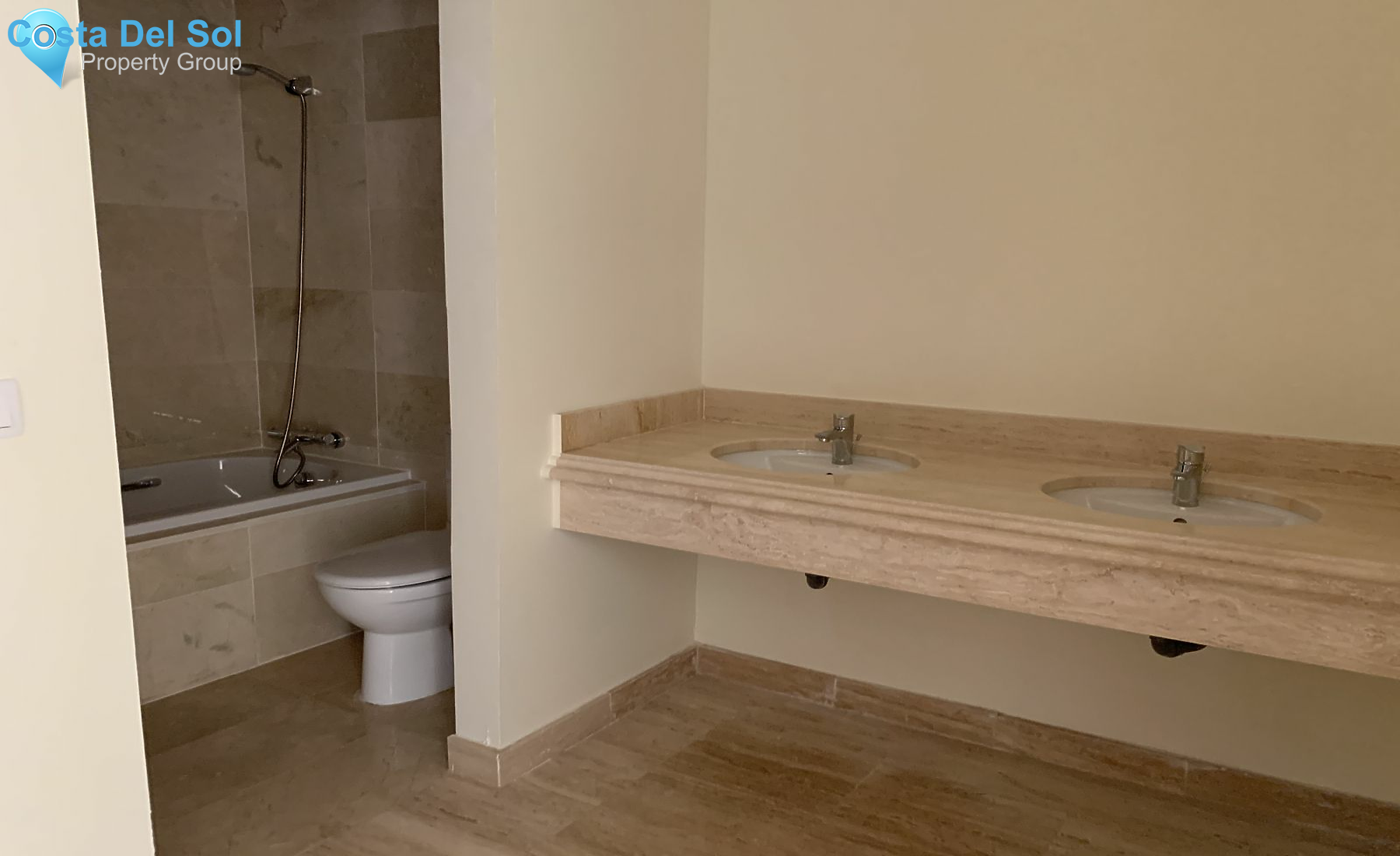 Ground Floor Apartment in Estepona-1155603