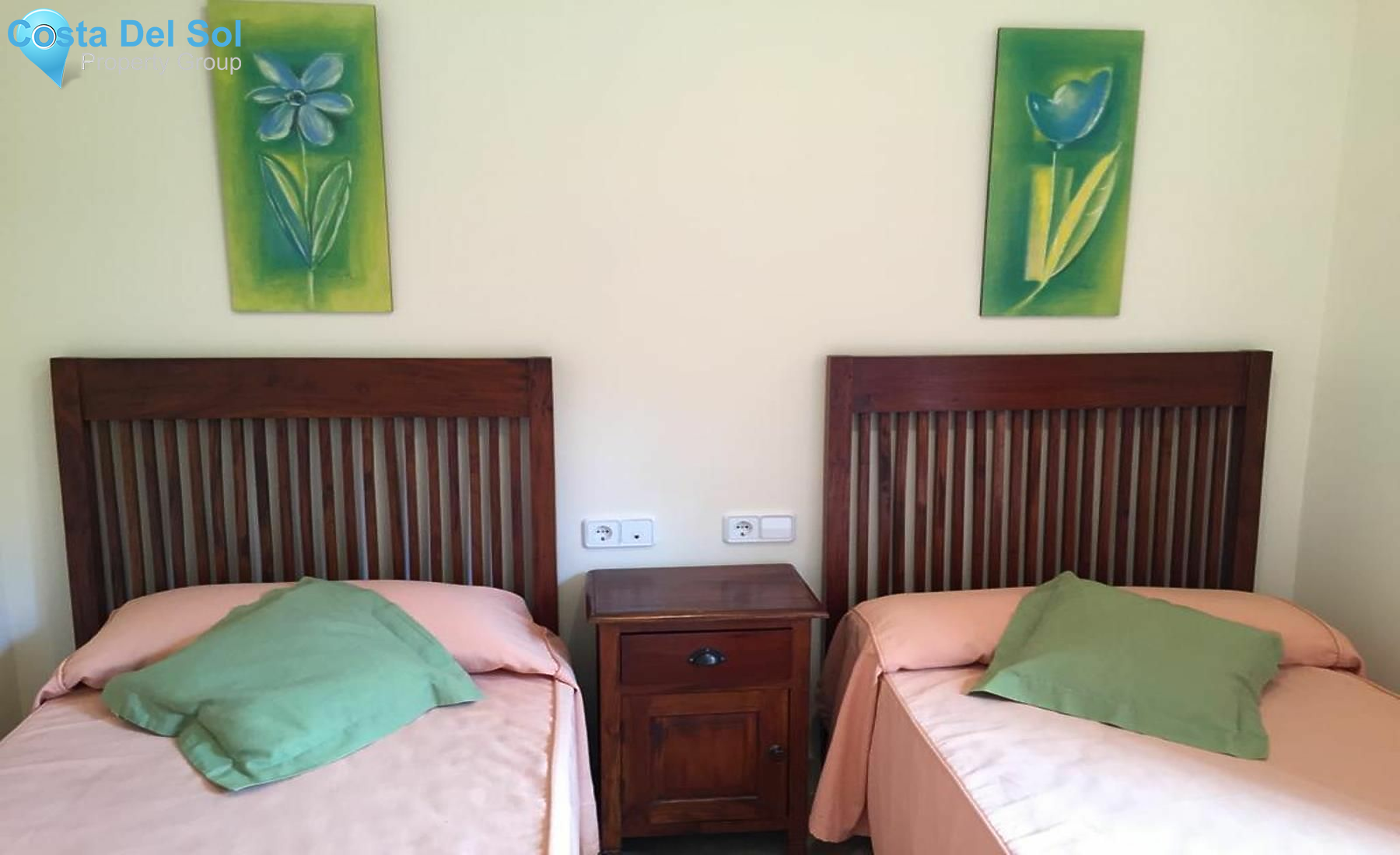 Ground Floor Apartment in Estepona-1181067