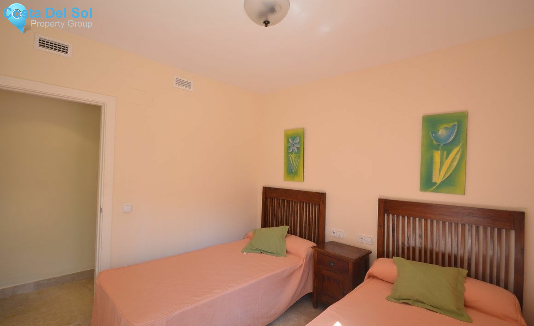 Ground Floor Apartment in Estepona-1197770