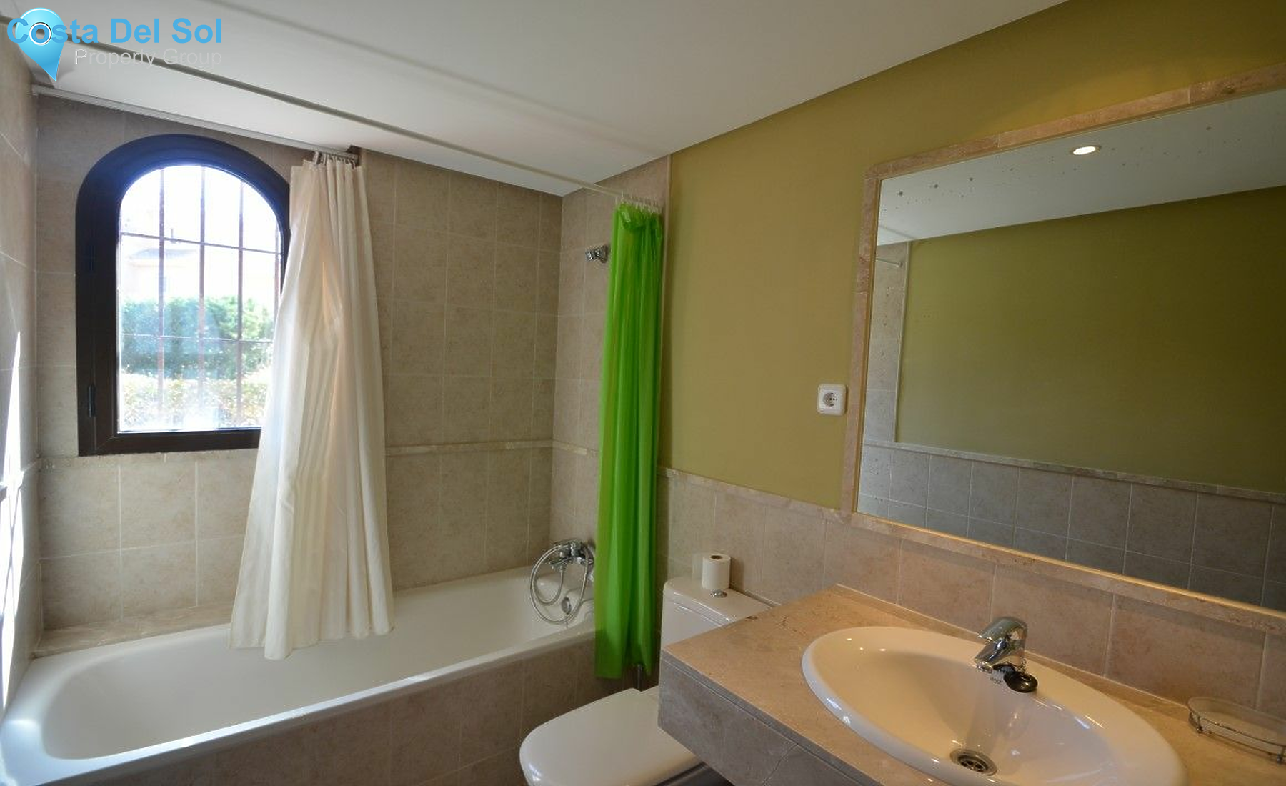 Ground Floor Apartment in Estepona-1197775