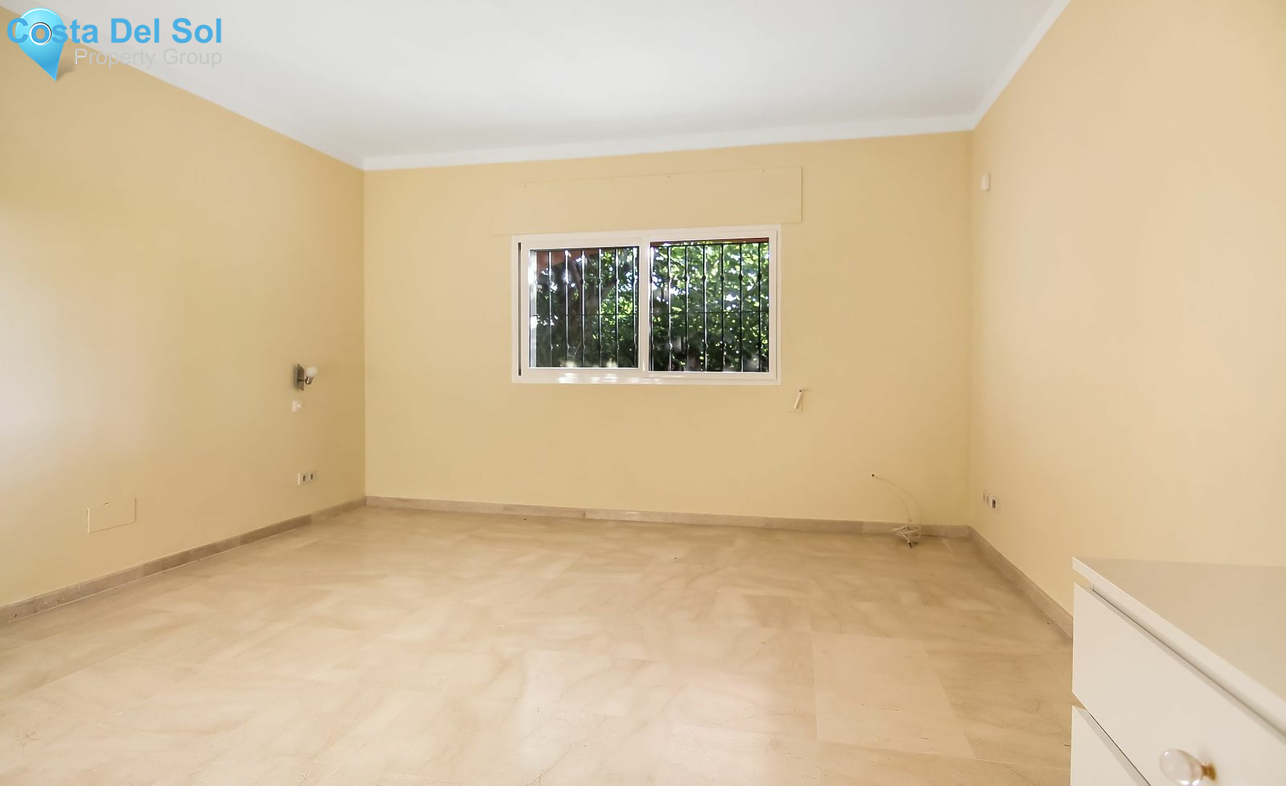 Ground Floor Apartment in Estepona-1215692