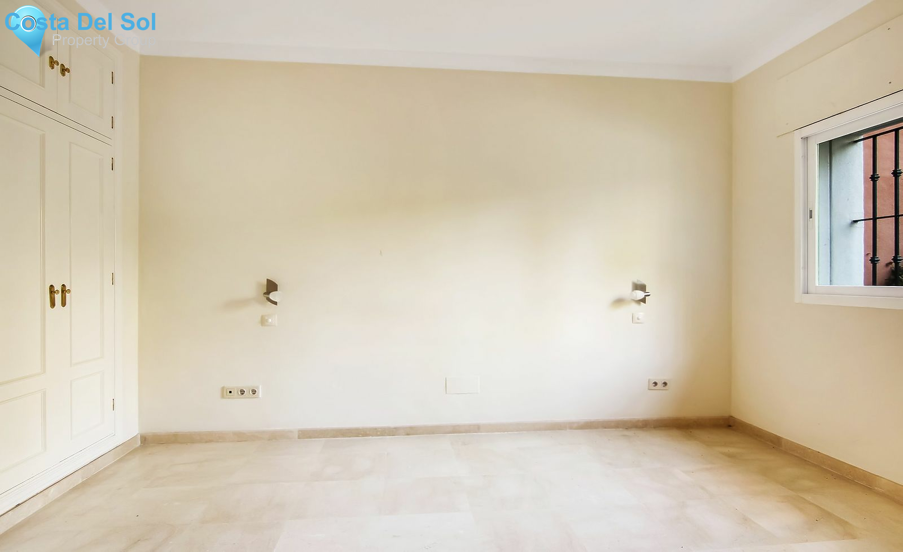 Ground Floor Apartment in Estepona-1215694