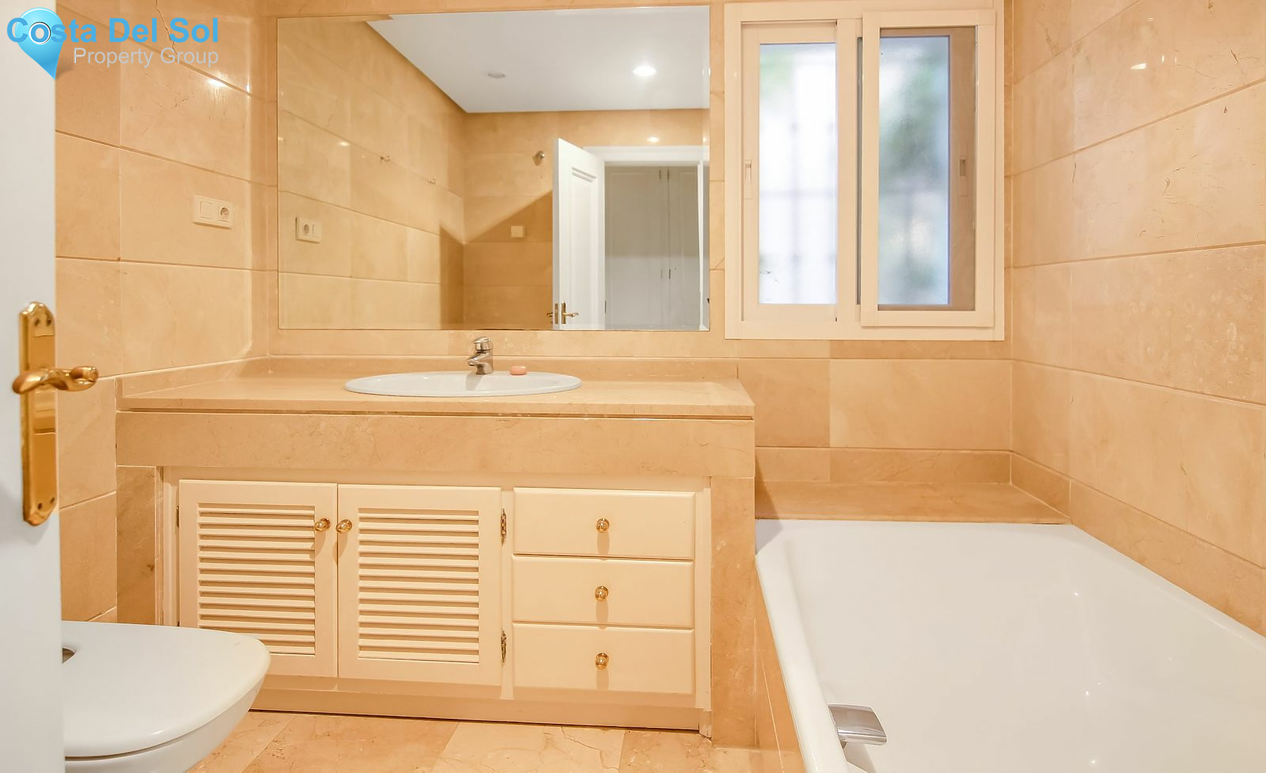 Ground Floor Apartment in Estepona-1215689