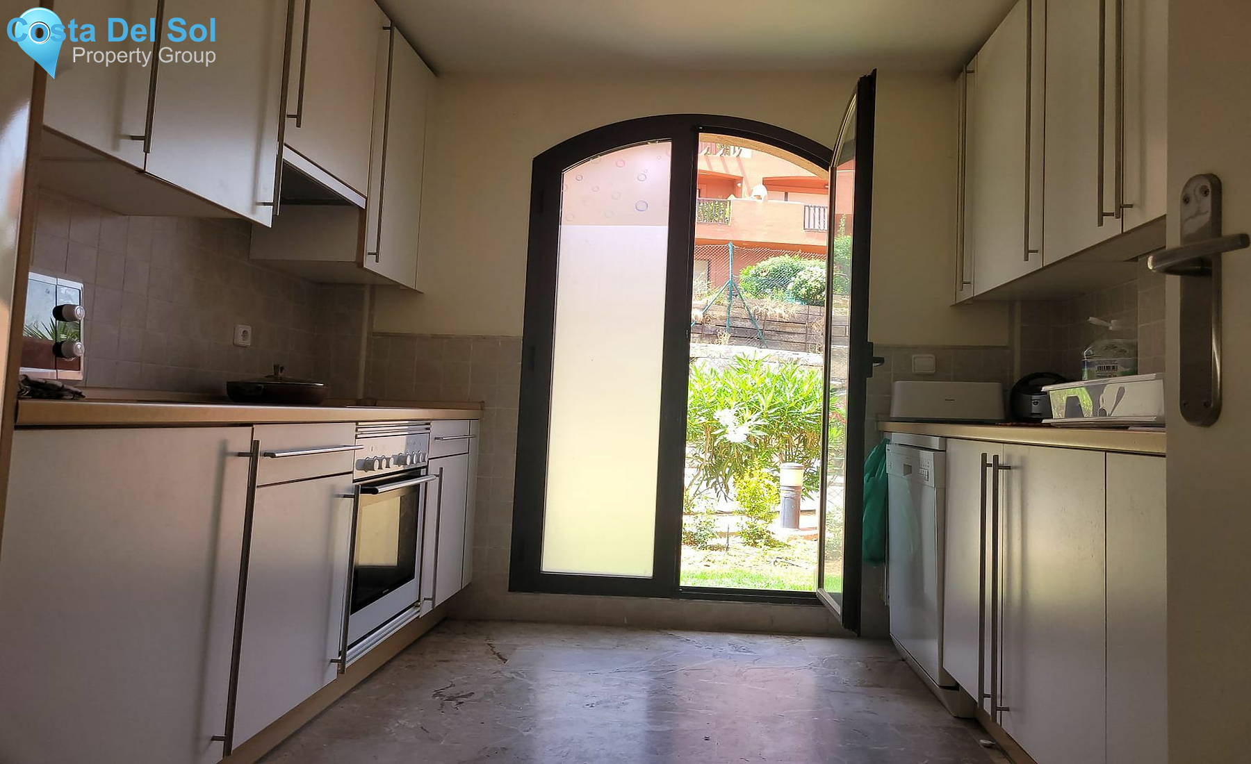 Ground Floor Apartment in Estepona-1393767