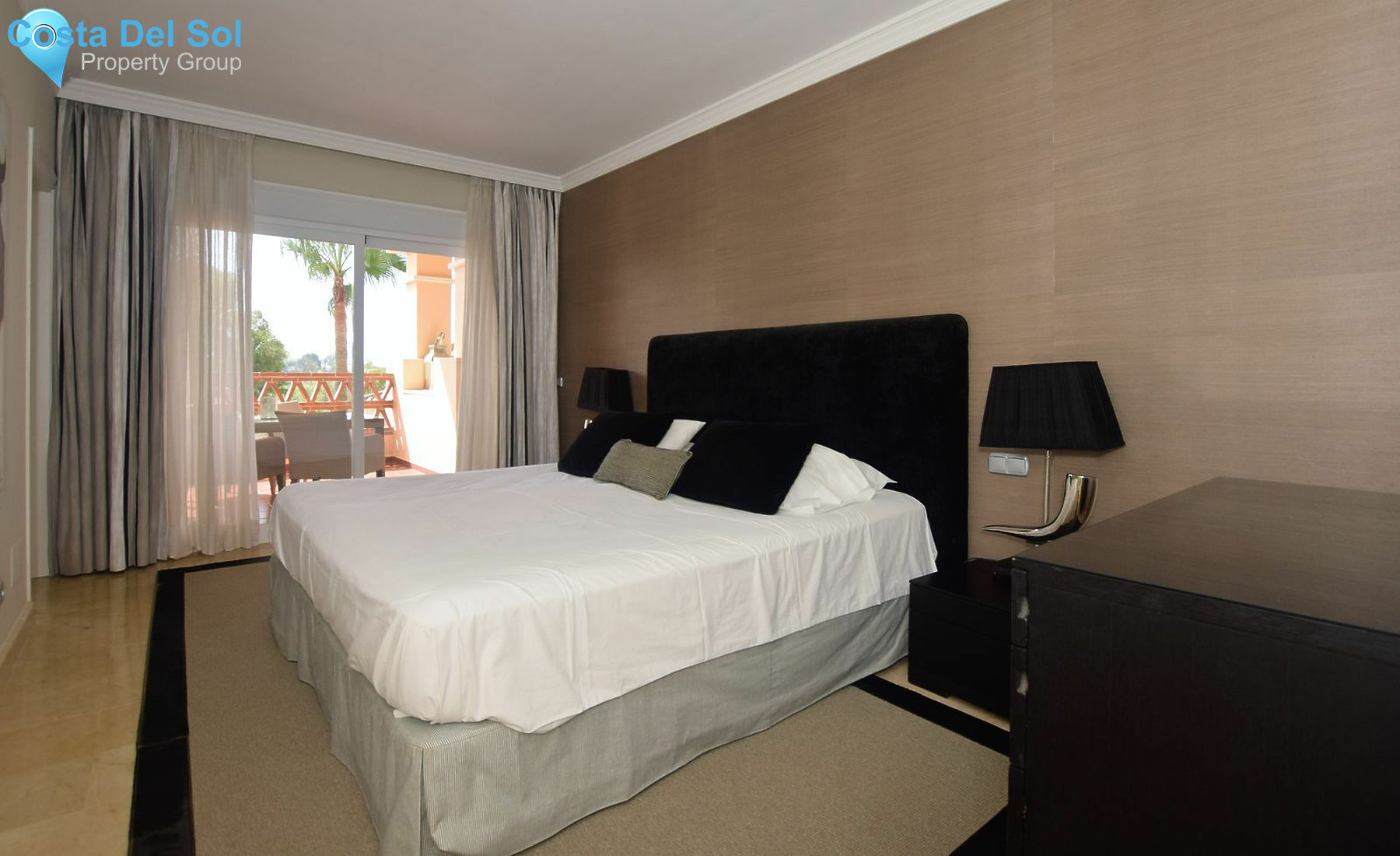 Ground Floor Apartment in Benahavís-1424200