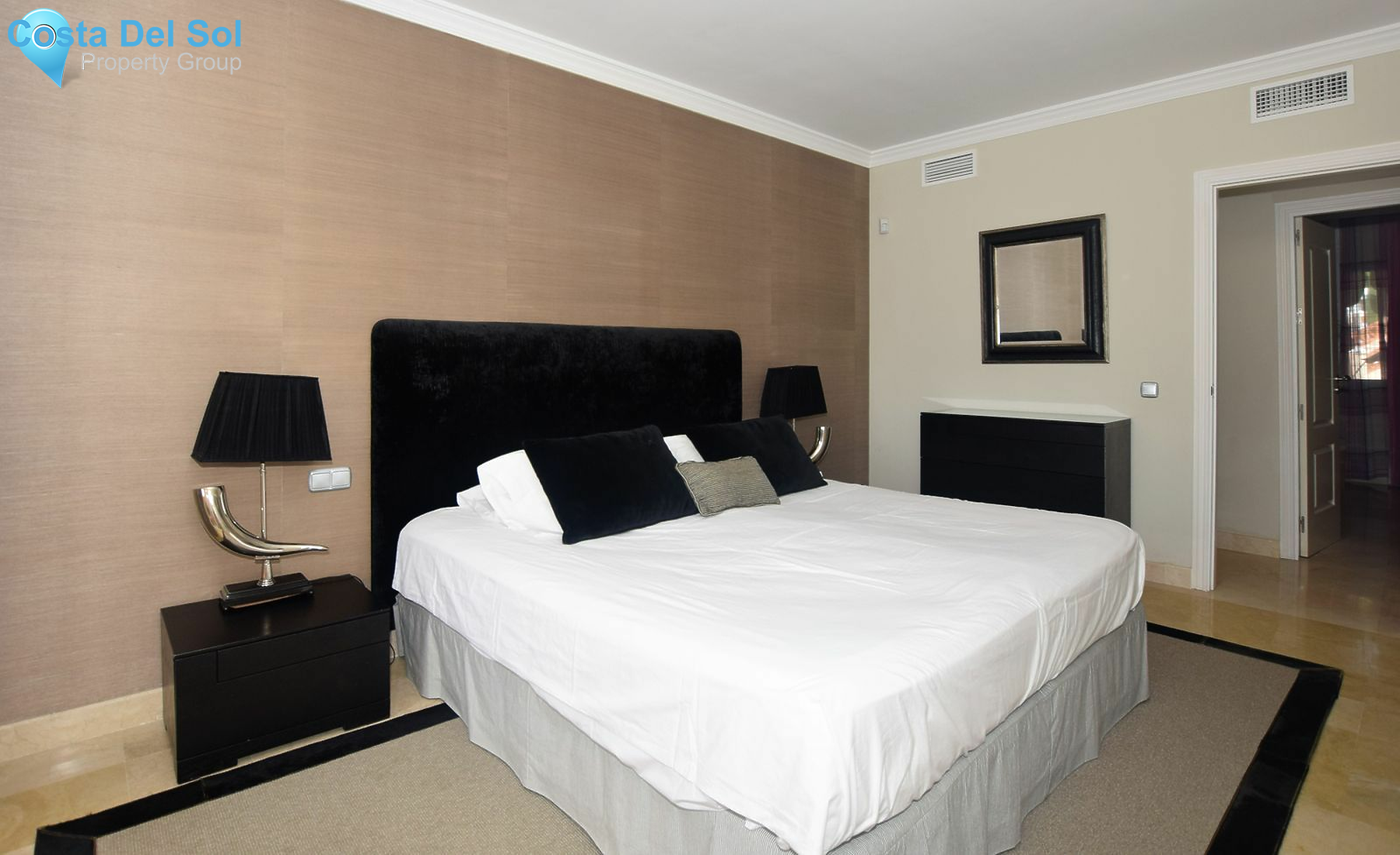 Ground Floor Apartment in Benahavís-1424201