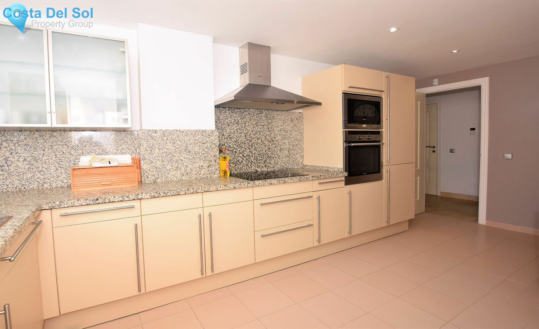 Ground Floor Apartment in Benahavís-1424206