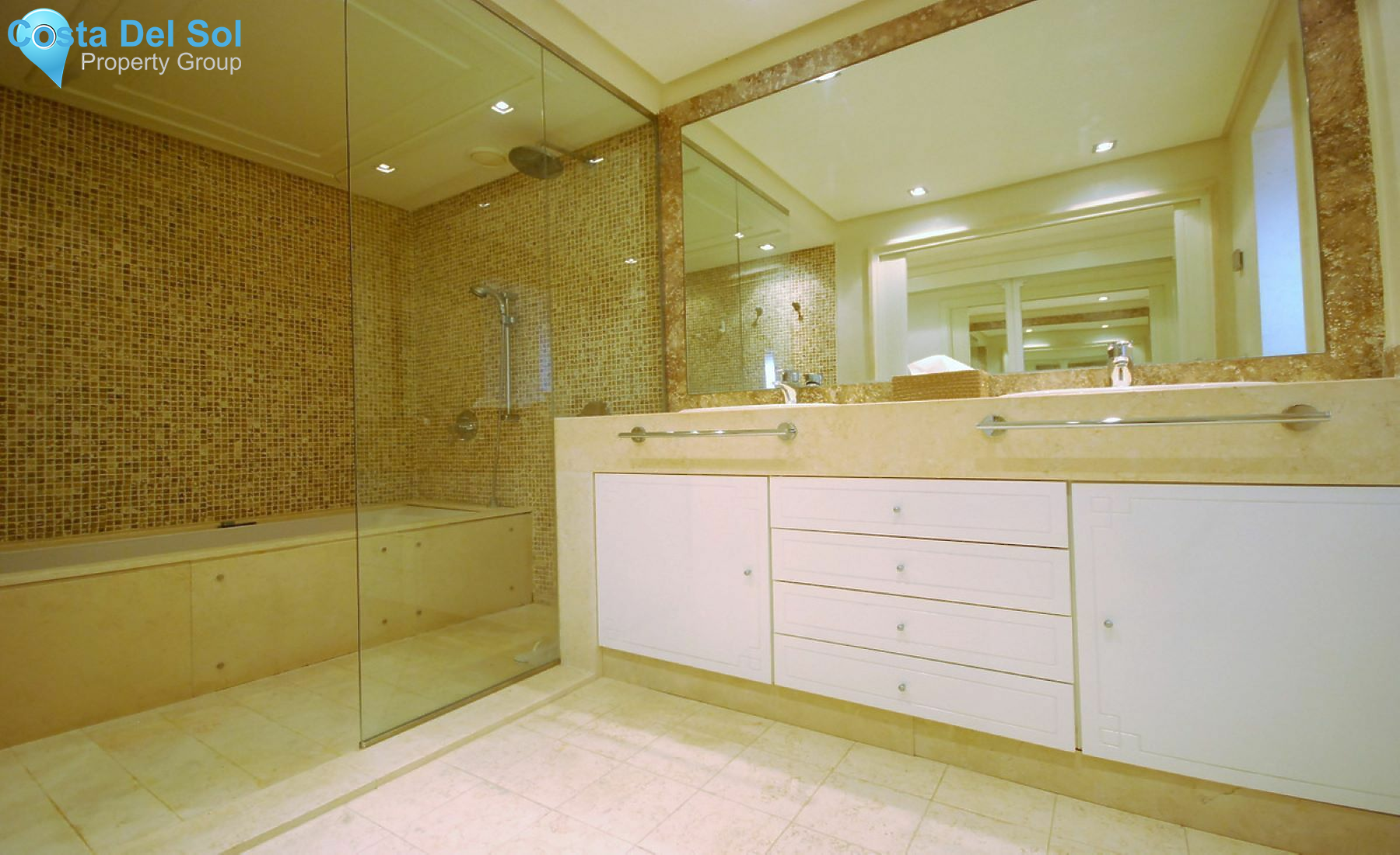 Ground Floor Apartment in Estepona-1428371