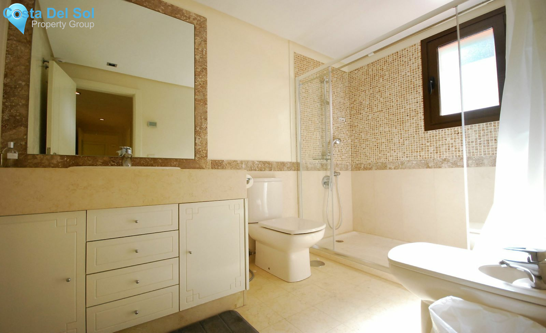 Ground Floor Apartment in Estepona-1428370