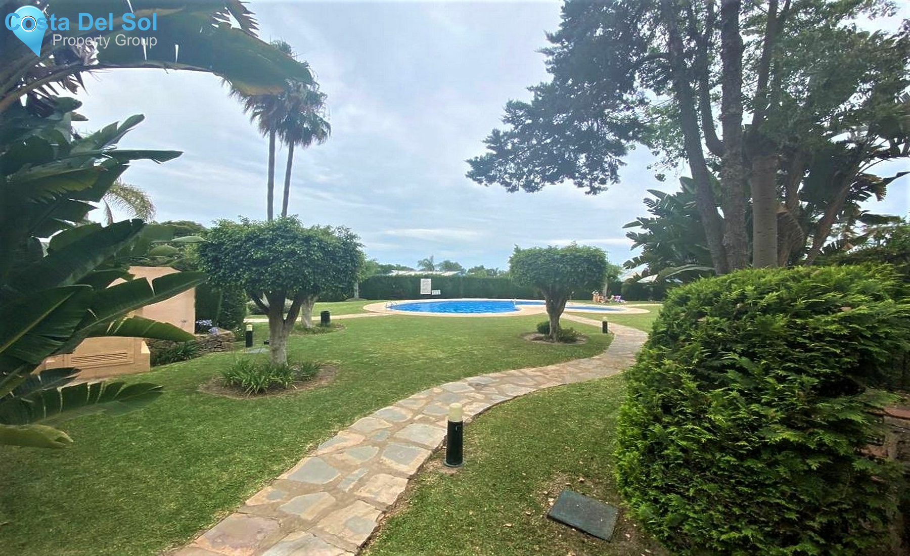 Ground Floor Apartment in Estepona-1484495